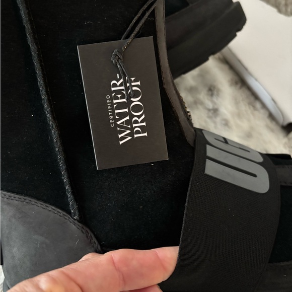 AUTHENTIC! NEW! UGG Black Conness Waterproof Zip Boots size 8 - Picture 9 of 9